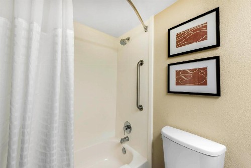 Comfort Suites Baymeadows Near Butler Blvd - image 32