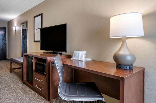 Comfort Suites Baymeadows Near Butler Blvd - image 7