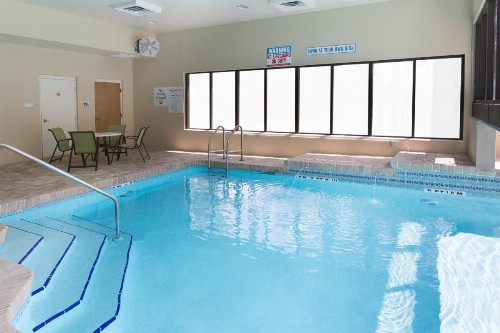 Holiday Inn Express Hotel & Suites Jacksonville Airport an IHG Hotel - image 14