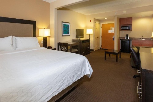 Holiday Inn Express Hotel & Suites Jacksonville Airport an IHG Hotel - image 17
