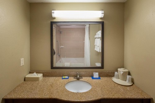 Holiday Inn Express Hotel & Suites Jacksonville Airport an IHG Hotel - image 19