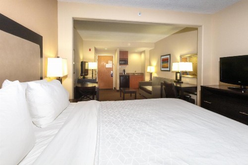 Holiday Inn Express Hotel & Suites Jacksonville Airport an IHG Hotel - image 22
