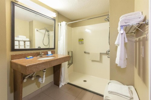 Holiday Inn Express Hotel & Suites Jacksonville Airport an IHG Hotel - image 25