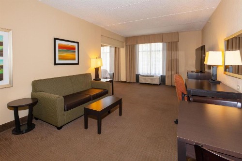 Holiday Inn Express Hotel & Suites Jacksonville Airport an IHG Hotel - image 31