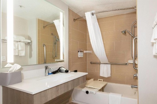 Holiday Inn Express Hotel & Suites Jacksonville Airport an IHG Hotel - image 41