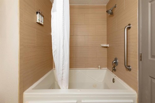 Holiday Inn Express Hotel & Suites Jacksonville Airport an IHG Hotel - image 42