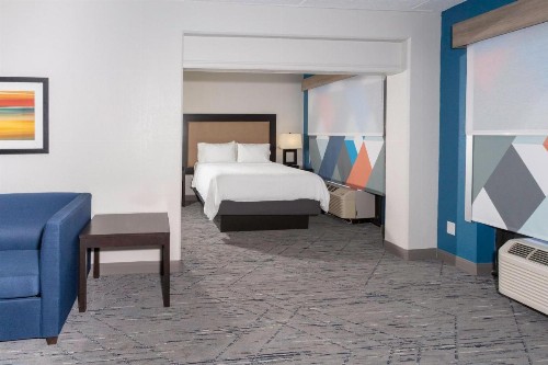 Holiday Inn Express Hotel & Suites Jacksonville Airport an IHG Hotel - image 46