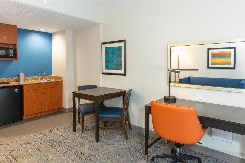 Holiday Inn Express Hotel & Suites Jacksonville Airport an IHG Hotel - image 50