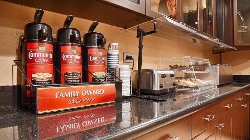 Best Western Plus Cecil Field Inn & Suites - image 3
