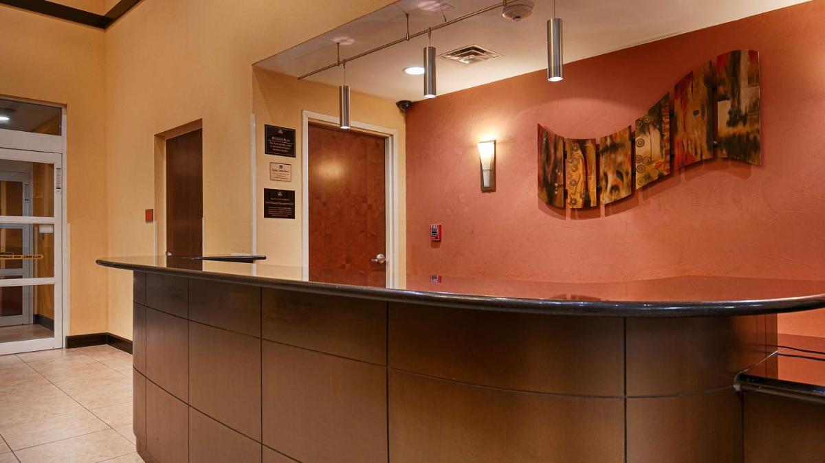 Best Western Plus Cecil Field Inn & Suites - image 4
