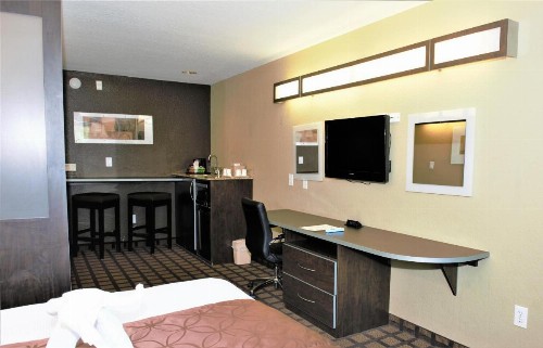 Microtel Inn & Suites by Wyndham Jacksonville Airport - image 13