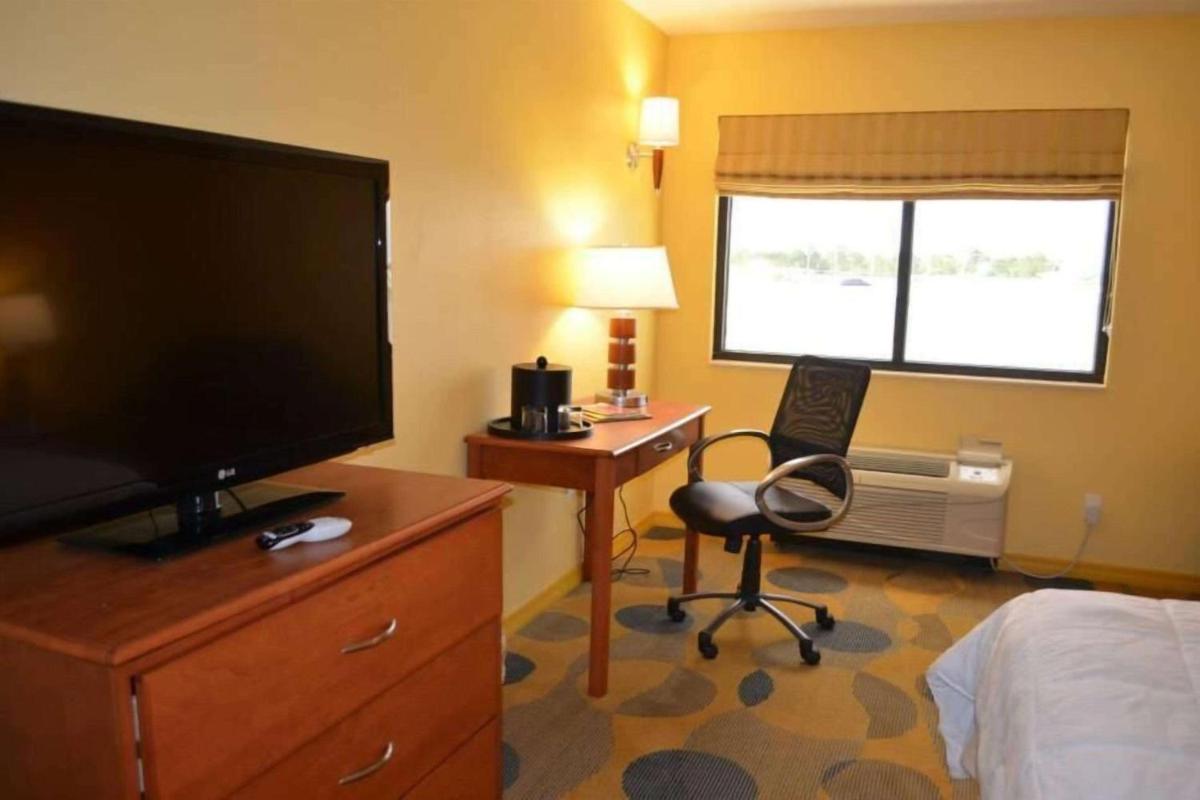 Marble Waters Hotel and Suites - Jacksonville - image 6