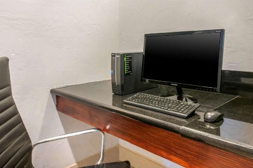 Quality Inn & Suites - Jacksonville - image 14