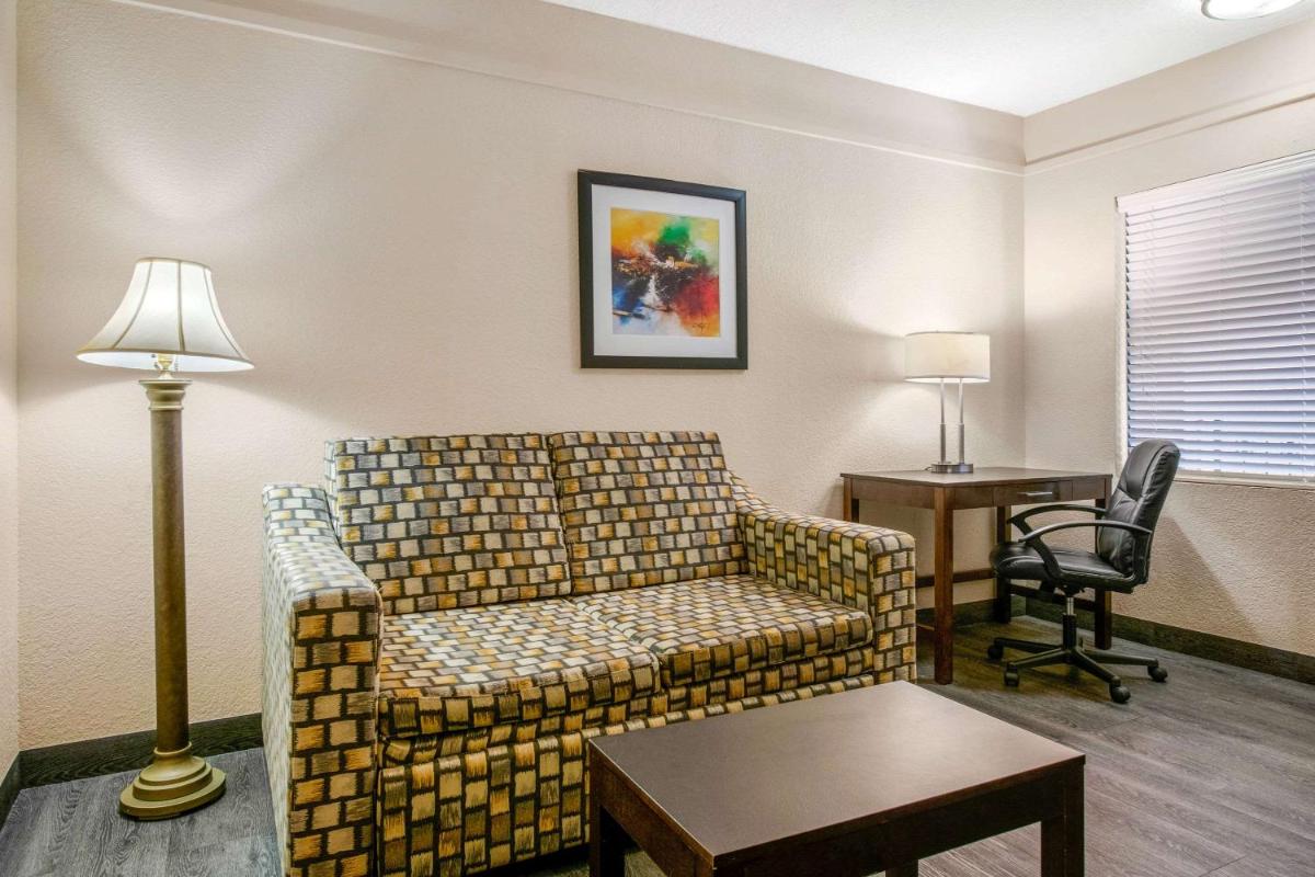 Quality Inn & Suites - Jacksonville - image 5