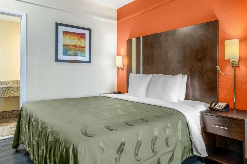 Quality Inn & Suites - Jacksonville - image 8