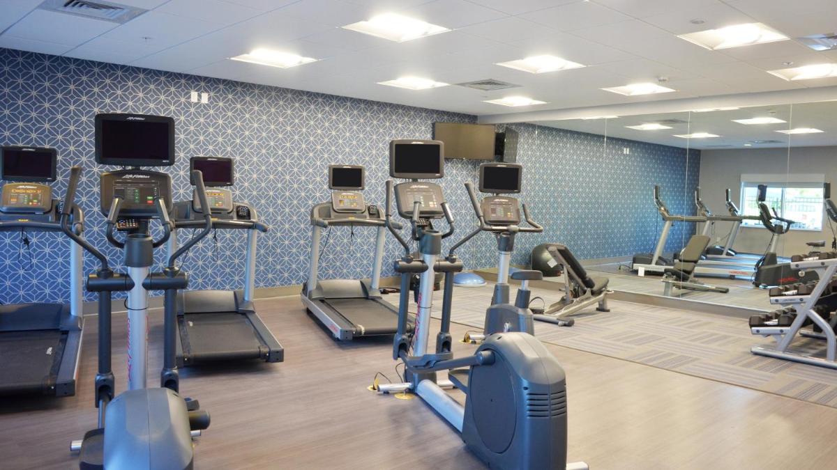 Holiday Inn Express & Suites - Jacksonville W - I295 and I10 an IHG Hotel - image 2