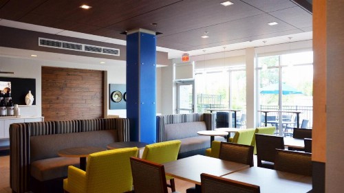 Holiday Inn Express & Suites - Jacksonville W - I295 and I10 an IHG Hotel - image 8