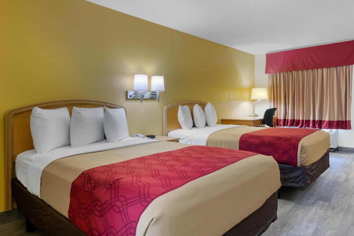 Econo Lodge Jacksonville - image 2