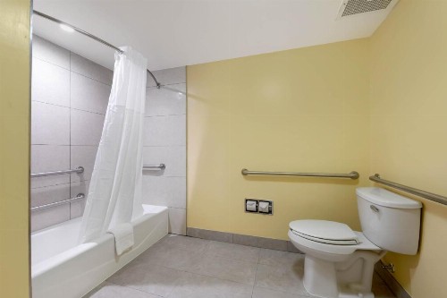 Econo Lodge Jacksonville - image 22