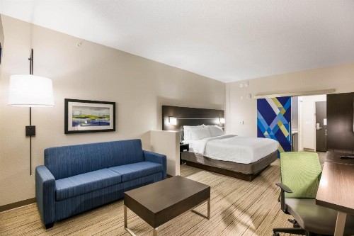 Holiday Inn Express & Suites - Jacksonville - Town Center an IHG Hotel - image 10