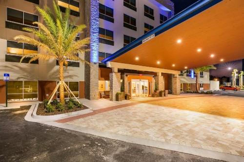 Holiday Inn Express & Suites - Jacksonville - Town Center an IHG Hotel - image 15