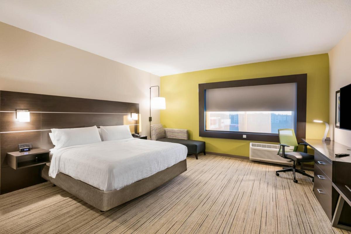 Holiday Inn Express & Suites - Jacksonville - Town Center an IHG Hotel - image 3