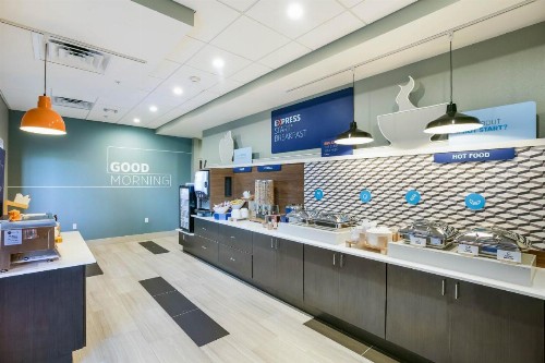 Holiday Inn Express & Suites - Jacksonville - Town Center an IHG Hotel - image 30