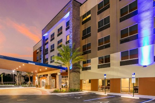 Holiday Inn Express & Suites - Jacksonville - Town Center an IHG Hotel - image 47