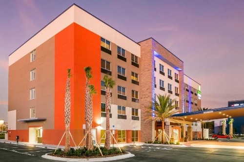 Holiday Inn Express & Suites - Jacksonville - Town Center an IHG Hotel - image 48