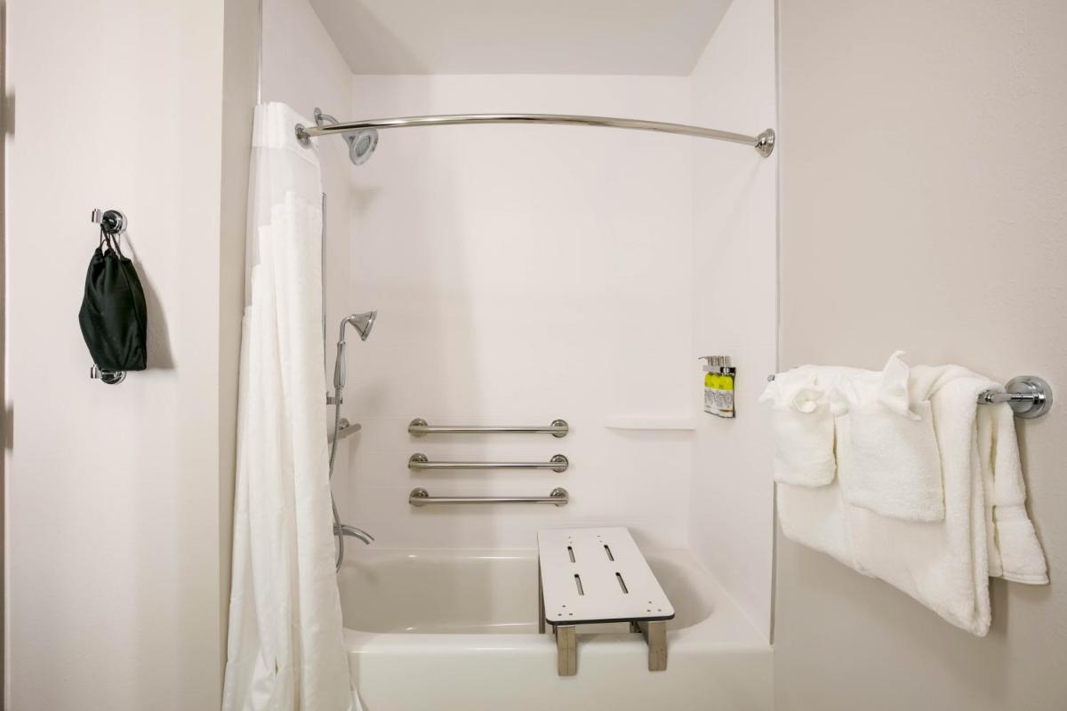 Holiday Inn Express & Suites - Jacksonville - Town Center an IHG Hotel - image 6