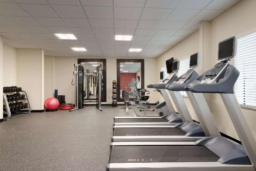 Homewood Suites Jacksonville Deerwood Park - image 4