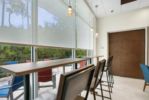 Holiday Inn Express Jacksonville South Bartram Prk - image 10