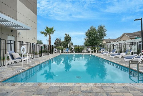 Holiday Inn Express Jacksonville South Bartram Prk - image 2