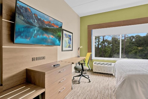 Holiday Inn Express Jacksonville South Bartram Prk - image 39