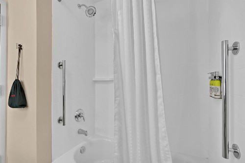 Holiday Inn Express Jacksonville South Bartram Prk - image 7