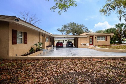 Luxury Waterfront Pool House 7 mins to TIAA Bank Field - image 10