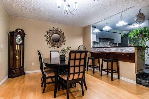 Luxury Waterfront Pool House 7 mins to TIAA Bank Field - image 7