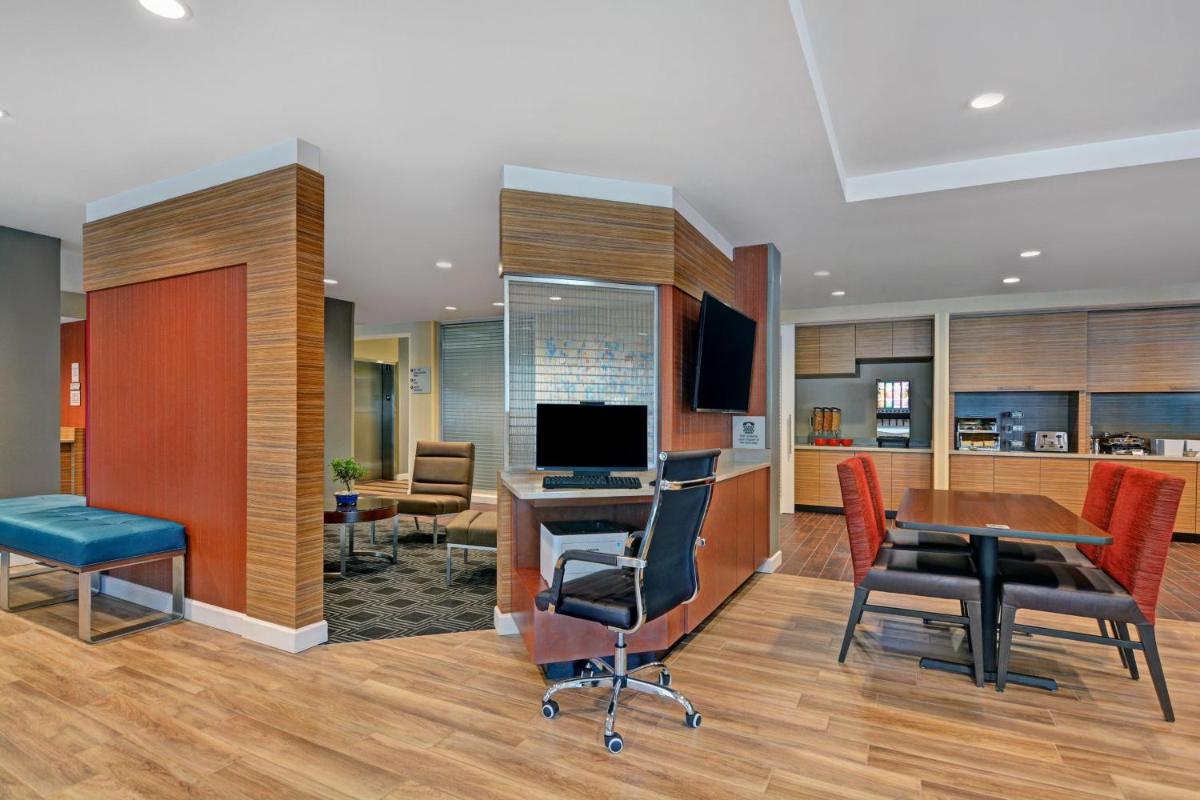 TownePlace Suites by Marriott Jacksonville East - image 7
