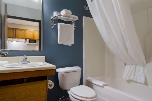 WoodSpring Suites Jacksonville I-295 East - image 13
