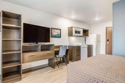WoodSpring Suites Jacksonville Campfield Commons