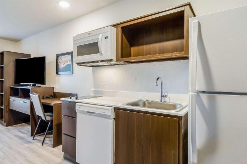WoodSpring Suites Jacksonville Campfield Commons - image 2