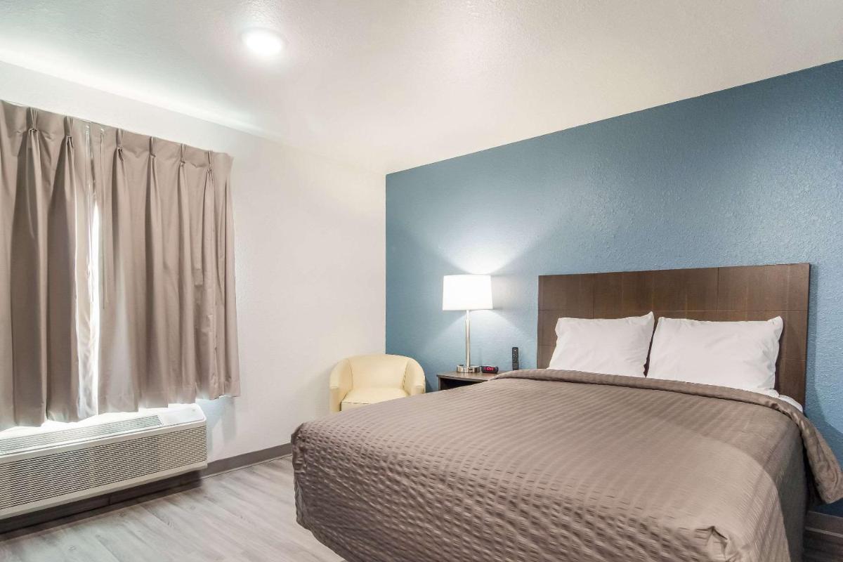WoodSpring Suites Jacksonville Campfield Commons - image 3