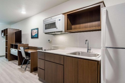 WoodSpring Suites Jacksonville Campfield Commons - image 4