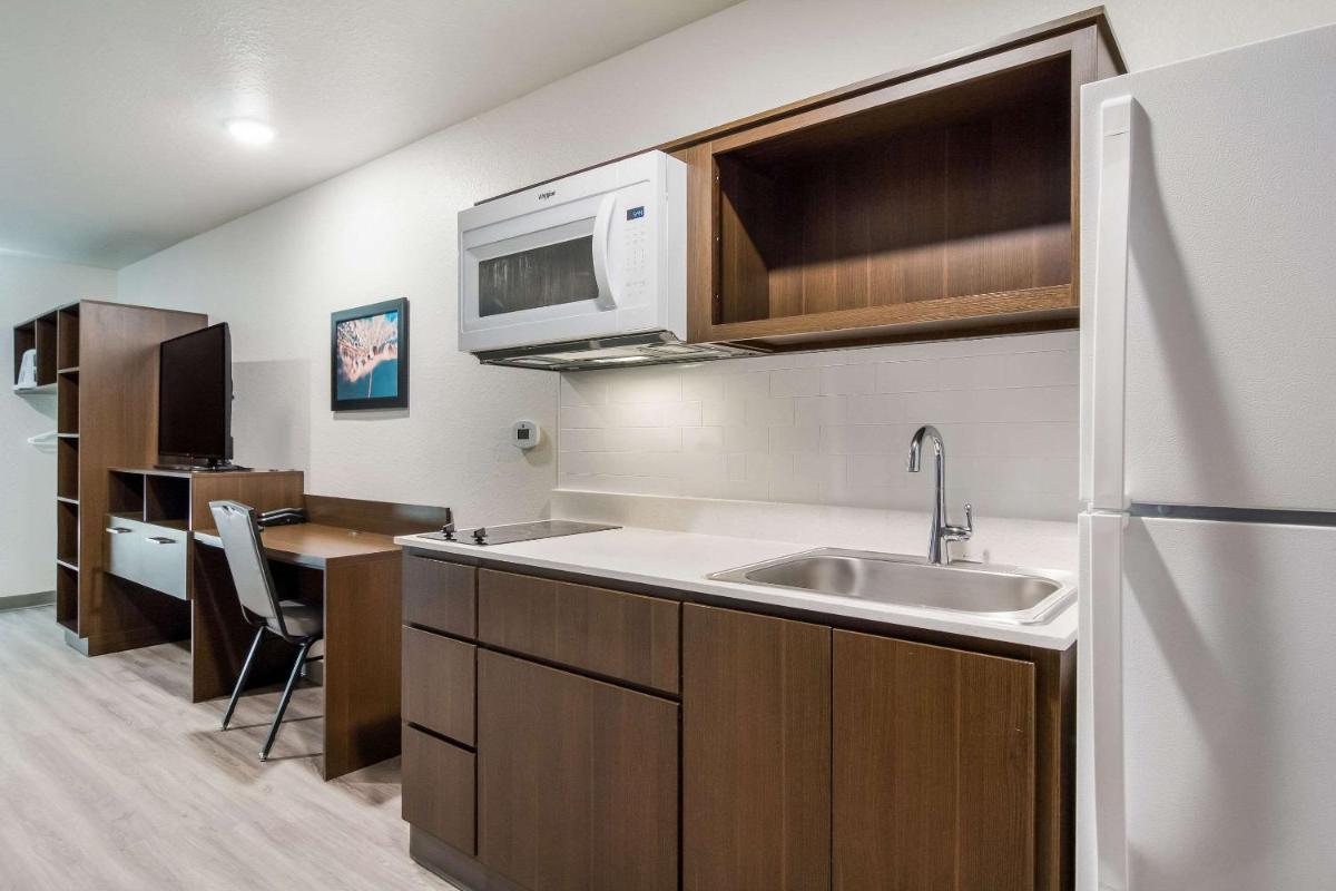 WoodSpring Suites Jacksonville Campfield Commons - image 4