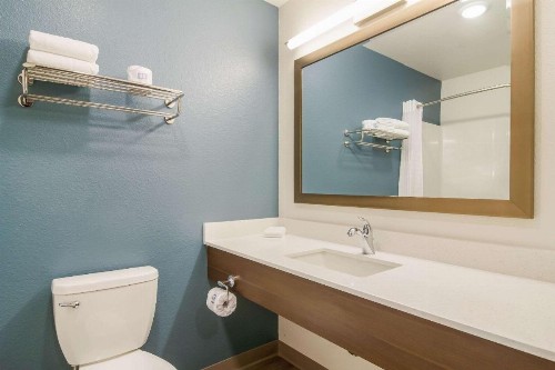 WoodSpring Suites Jacksonville Campfield Commons - image 5