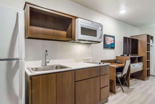 WoodSpring Suites Jacksonville Campfield Commons - image 6