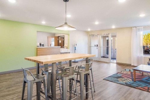 WoodSpring Suites Jacksonville Campfield Commons - image 7