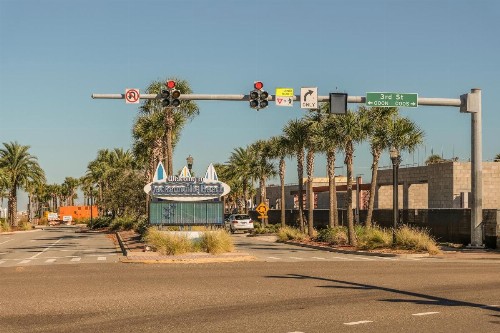 Frontdesk I Links at Windsor Parke Apts Jacksonville - image 14