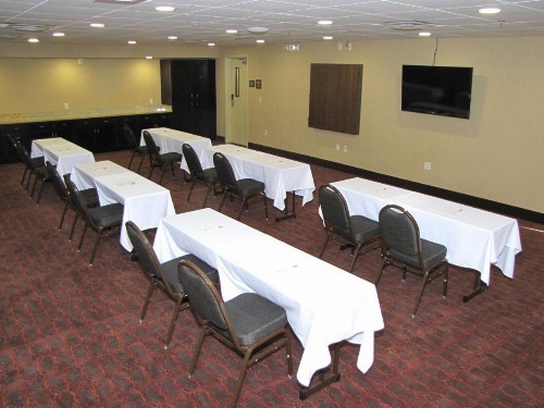 Hampton Inn & Suites Jamestown - image 9