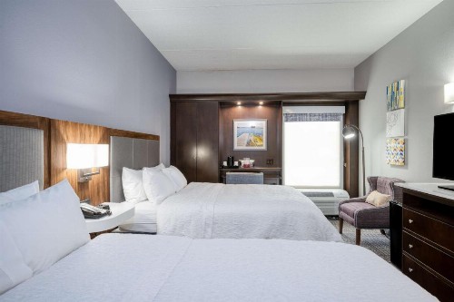 Hampton Inn Janesville - image 13